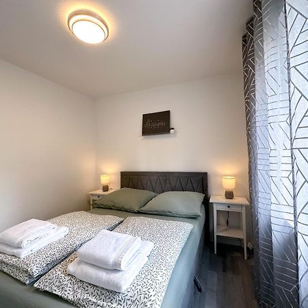 Stilvolles, frisch renoviertes 2Zi Apartment mit Küche und Balkon in Kliniknähe Bad Oeynhausen Exterior foto