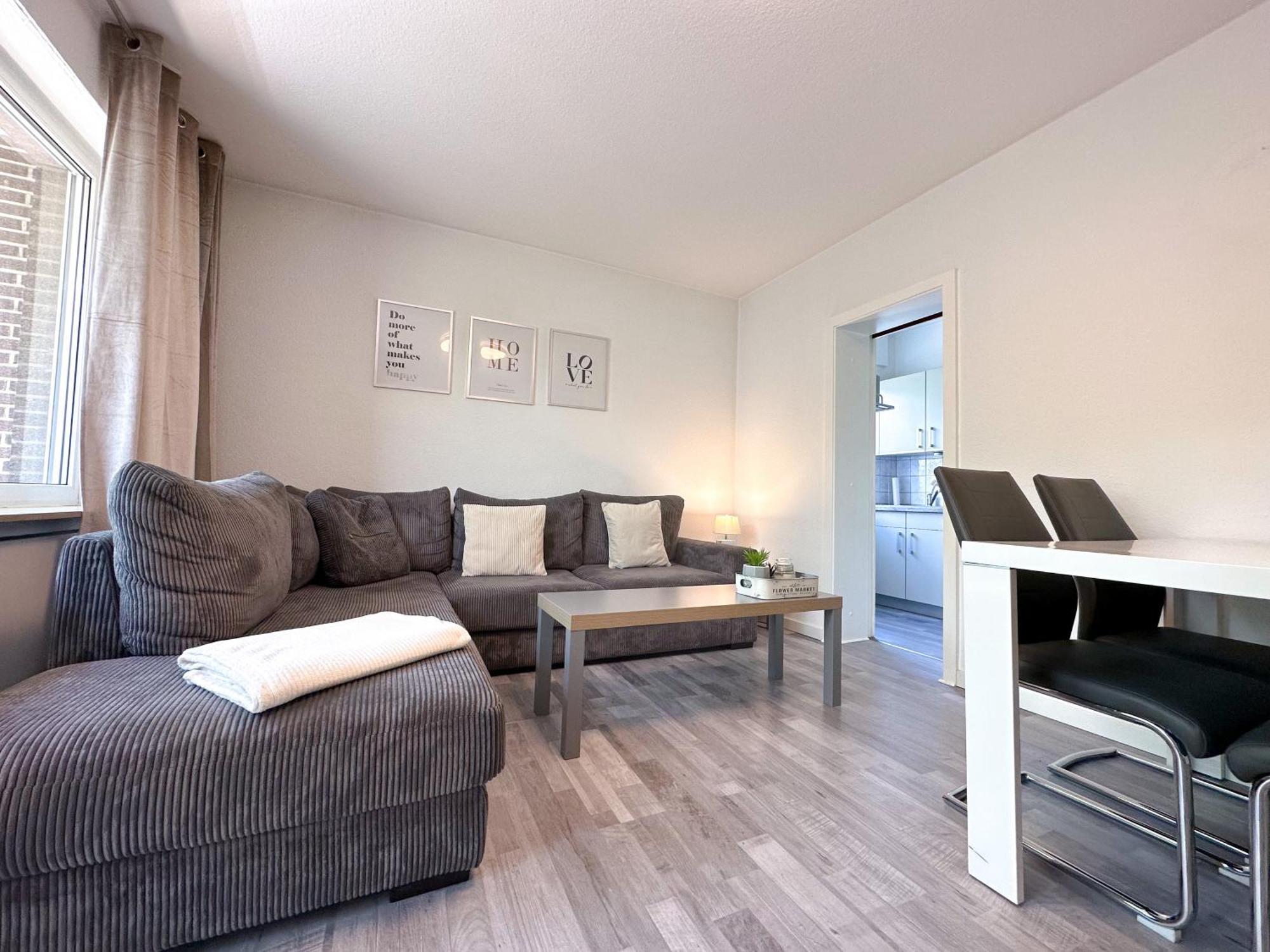 Stilvolles, frisch renoviertes 2Zi Apartment mit Küche und Balkon in Kliniknähe Bad Oeynhausen Exterior foto